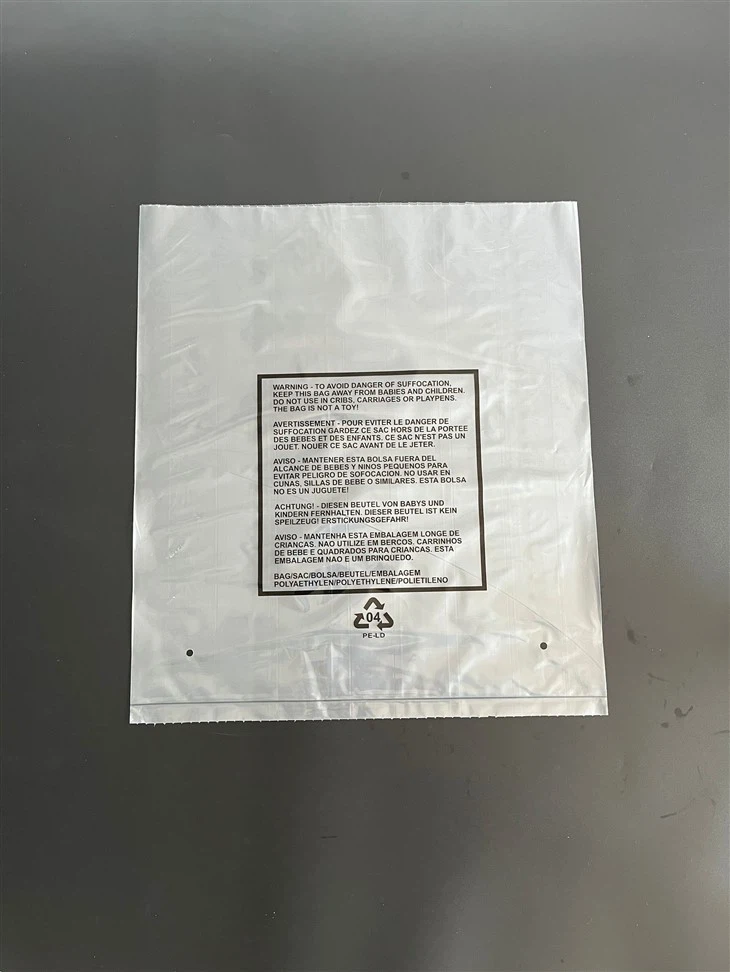 Roll type automatic packaging pre-opening bags